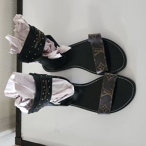 Louis Vuitton Nomad Sandals 37size 7